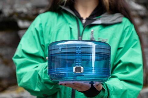 BearVault BV ONE Adjustable Bear Canister for Backpacking and Camping, Expandable & Collapsible Bear Resistant Food Storage, 1-4+ Day Capacity in Saudi Arabia
