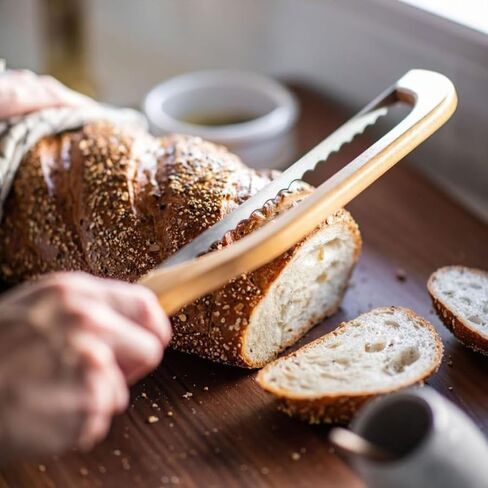 Bread Knife and Board Set with Crumb Tray, 8 Inch Manual Slicer for Sourdough Bagels Baguettes, Ambidextrous Serrated Blade & Reversible Acacia Wood Cutting Board in Saudi Arabia