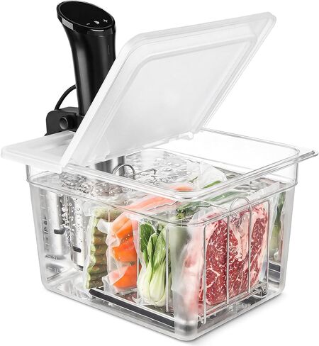 حاوية EVERIE Sous Vide سعة 12 لترًا مع غطاء مفصلي قابل للطي + مقسم رف من الفولاذ المقاوم للصدأ خالٍ من التذبذب + غلاف نيوبرين عازل - حاوية معتمدة من NSF، غطاء خالٍ من مادة BPA، يناسب وعاء Anova والوعاء الفوري in Kuwait