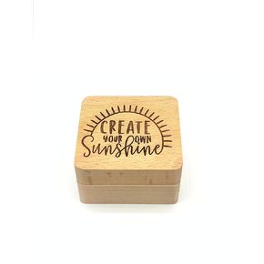 Music box. Laser engraved beech box with a wind-up crank music mechanism. Beautiful melodies and exclusive designs (la vie en rose (Roses))