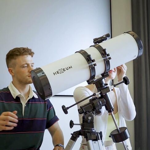 130EQ Reflector Telescope, 130mm Aperture, EQ Mount | 650mm focal length, manual equatorial mount, phone adapter, 2x Barlow lens, Moon filter, wireless remote in Saudi Arabia