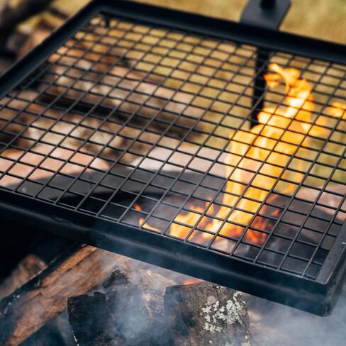 TITAN GREAT OUTDOORS شواية دوارة قابلة للتعديل من Ash & Ember، شبكة طبخ من سلك شبكي فولاذي مع عمود سبايك، معدات تخييم محمولة للشواء مفتوحة النار in Kuwait