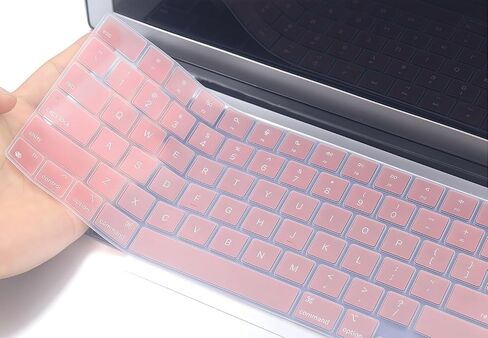غلاف لوحة المفاتيح متوافق مع MacBook Pro 14 & 16 M5 M4 M3 M2 A3434 A3112 A3185 A3401 A2918 A2992 A2779 A3427 A3403 A3186 A2991 A3428 A3429، MacBook Air 15.3 13.6 A3114 A2941 A3113 A2681 (وردي فاتح) in Kuwait