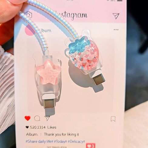 واقي كابل لطيف على شكل فيونكة لتغطية شاحن iPhone، تصميم فراولة فراشة ثلاثي الأبعاد للنساء والفتيات، حامي سلك شحن متموج DIY لجهاز iPhone/iPad 18W/20W محول الطاقة 11 12 13 14 15 16 17 Pro Max in Kuwait