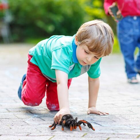Liberty Imports RC Moving Tarantula Spider - لعبة تحكم عن بعد لاسلكية للأطفال، رائعة للمقالب وديكورات الهالوين، حركة هرولة واقعية، عيون LED متوهجة in Saudi Arabia