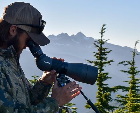TRACT TORIC UHD 27-55x80 Spotting Scope Angled Body in Saudi Arabia