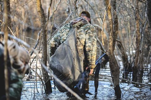 Cupped Waterfowl Large Mesh Bag, Durable Mesh Storage with Shoulder Straps Duck Decoy Bag, Brown, One Size in Saudi Arabia