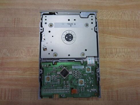 Teac 193077A2-40 3.5 Inch Floppy Drive 1.44MB in Kuwait