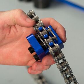 Aramox Master Link Press Tool with Wrench, 24.8mm Master Chain Press Tool, Fit for 5 Series Chains 520 525 530 Motorcycles ATV, Compact Size, Lightweight