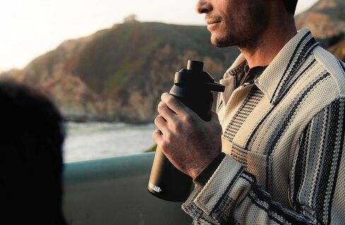 زجاجة مياه من الفولاذ المقاوم للصدأ معزولة بالفراغ سعة 40 أونصة من CamelBak Chute Mag، لون الكثبان الرملية in Kuwait