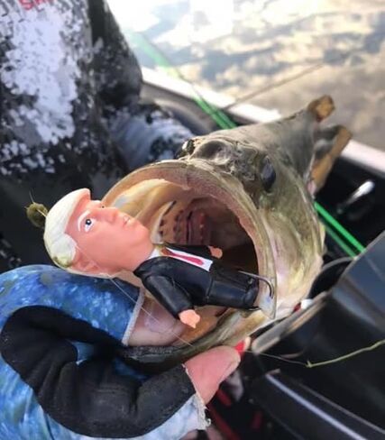 Trump Topwater Fishing Lure, Novelty Bass Lure with Treble Hooks, Floating Hard Bait for Freshwater and Saltwater Fishing, Collectible Fishing Gift in Kuwait