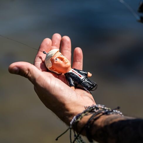 Trump Topwater Fishing Lure, Novelty Bass Lure with Treble Hooks, Floating Hard Bait for Freshwater and Saltwater Fishing, Collectible Fishing Gift in Kuwait