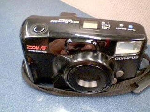 Olympus Infinity Zoom 210 Quartz Date 35mm Film Camera W/Zoom AF Viariable Power Flash w/ Olympus Lens Zoom 38-76mm Camera(Black Color) in Kuwait
