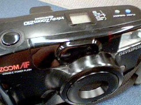 Olympus Infinity Zoom 210 Quartz Date 35mm Film Camera W/Zoom AF Viariable Power Flash w/ Olympus Lens Zoom 38-76mm Camera(Black Color) in Kuwait
