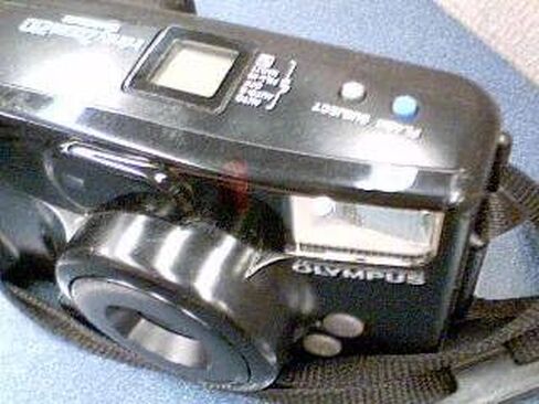 Olympus Infinity Zoom 210 Quartz Date 35mm Film Camera W/Zoom AF Viariable Power Flash w/ Olympus Lens Zoom 38-76mm Camera(Black Color) in Kuwait