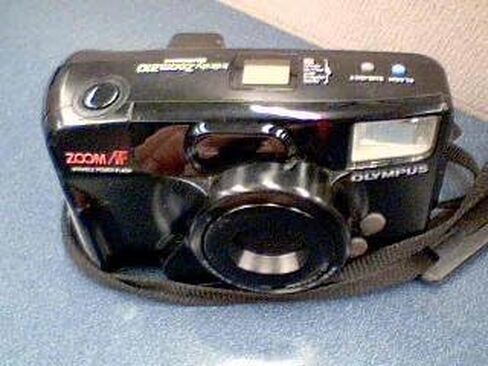 Olympus Infinity Zoom 210 Quartz Date 35mm Film Camera W/Zoom AF Viariable Power Flash w/ Olympus Lens Zoom 38-76mm Camera(Black Color) in Kuwait
