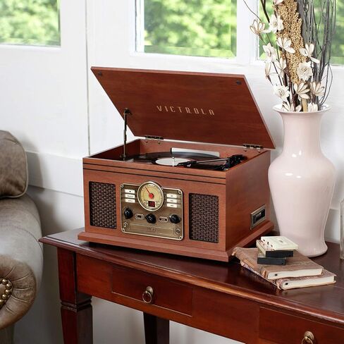 Victrola Ashford - مشغل تسجيل بلوتوث بحزام ثلاثي السرعات مع قرص مضغوط وكاسيت وراديو FM ومكبرات صوت ستيريو مدمجة ومدمجة (الماهوجني) in Saudi Arabia