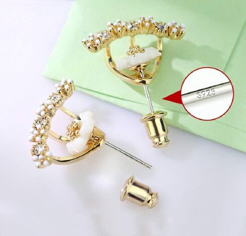 حلق أنيق من الفضة الإسترليني عيار 925 ومطلي بالذهب عيار 14 قيراط على شكل زهور بيضاء صغيرة مع سترة من كريستال تشيكوسلوفاكيا للأذن وسترة أمامية وخلفية وحلق خلفي للتعليق على الأذن للنساء والفتيات in Kuwait