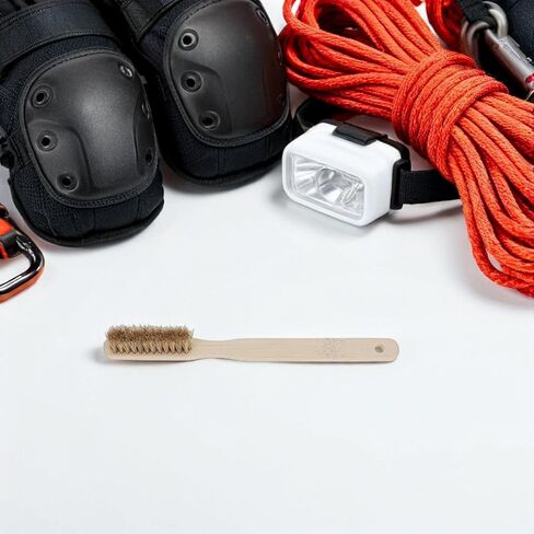 Generic Rock Climbing Chalk Brush with Soft Boar Bristle Hair and Wood Handle, Mountaineering Cleaning Brush for Bouldering and Outdoor Climbing Holds, Secure Grip and Sturdy Design in Saudi Arabia