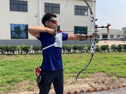 DEERACE 30" Carbon Hunting Arrows Archery Target Practice Arrows with 4" Turkey Feathers Spine 500 for Recurve Bow and Compound Bow(Pack of 12) (Feather Carbon Arrow) in Kuwait