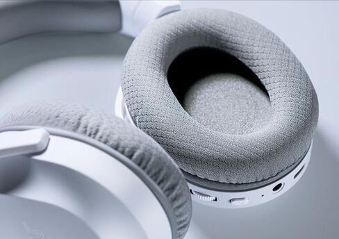 Razer Barracuda X Wireless Gaming & Mobile Headset (PC, PlayStation, Switch 2, Android, iOS): 2.4GHz Wireless + Bluetooth - 40mm Drivers - 50 Hr Battery - Mercury White (Renewed) in Kuwait