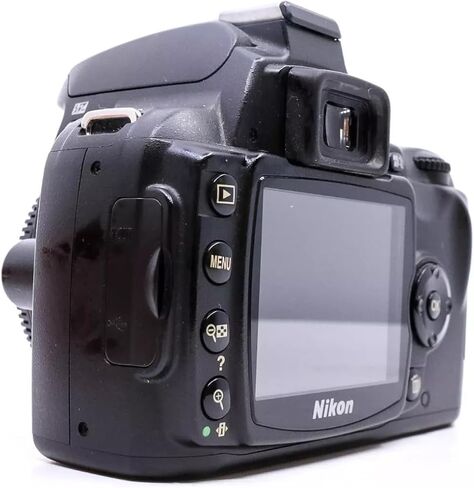 Nikon D40 6.1MP Digital SLR Camera Kit with 18-55mm f/3.5-5.6G ED II Auto Focus-S DX Zoom-Nikkor Lens in Saudi Arabia