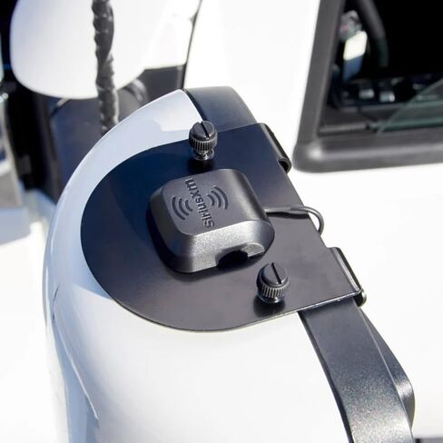 SiriusXM Road Dog BT Truck Satellite Radio Bundle with Universal Antenna Mounting Brackets (SXVRDBT1) in Kuwait