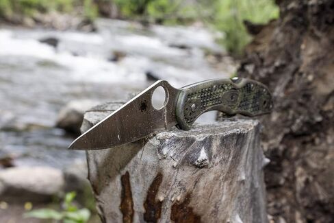Spyderco Delica 4 Lightweight Signature Folding Pocket Knife, SpyderEdge in Kuwait