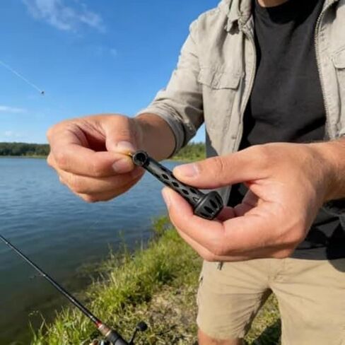 Magnetic Fly Threader, Fly Fishing Tippet Threader, Universal Knot Assist Tool for Anglers, Portable Fishing Accessory for Rigging Small Flies & Tippet in Kuwait