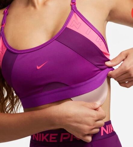 حمالة صدر رياضية للنساء من Nike مقاس Indy Light-Support مكونة من قطعتين وشعار Pad in Saudi Arabia
