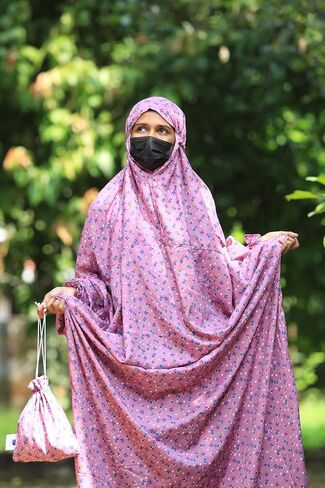 فستان صلاة إسلامي للنساء من SAWB - مقاس موحد، فستان إسلامي مع حجاب، جلباب/نيسكاراكوبايام/نماز خيمار/ملابس صلاة نقاب خيمار، ملابس صلاة إسلامية فاخرة، لون زهري أرجواني ساطع in Saudi Arabia
