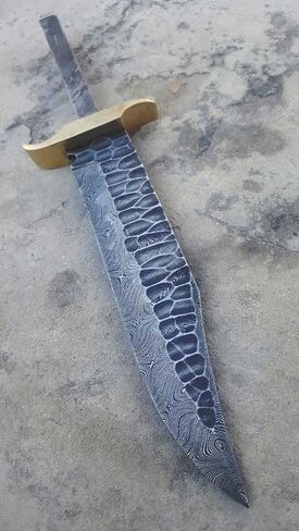 DAMASCUS STEEL FULL TANG/FLINT KNAPPED FINISH/BLANK BLADE FOR KNIFE MAKING in Kuwait