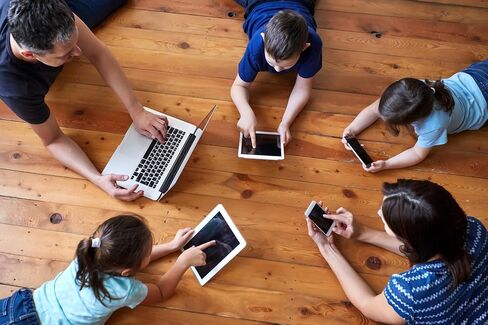 Cat.7 Patch Cable Set S/FTP (PiMF) Ethernet LAN Network Cables 10 Gigabit/s High Speed 600 MHz with Locking Protection Halogen-Free (LSZH) Green - 10 Pieces 1 5m in Kuwait