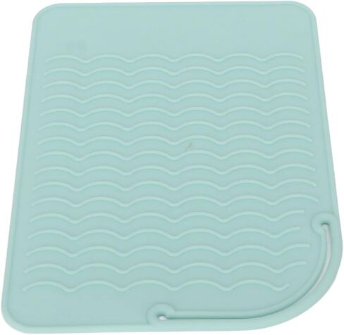 Heat Insulation Silicone Mat, Corrugated Pattern Anti Skid Flexible High Temperature Mat for Tableware, Curling Stick (Green) in Kuwait