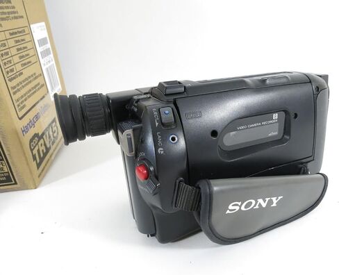 Sony Handycam CCD-TRV15 8mm Video 8 Camcorder in Kuwait