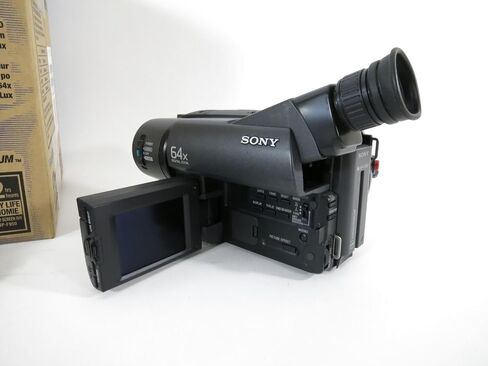 Sony Handycam CCD-TRV15 8mm Video 8 Camcorder in Kuwait