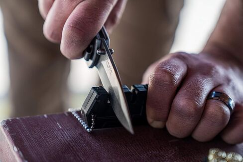 Smith & Wesson Knife Sharpener with Fine, Coarse Sides, Screwdriver, Heavy Duty Construction and Keychain for Survival, Hunting, Outdoor and EDC in Kuwait