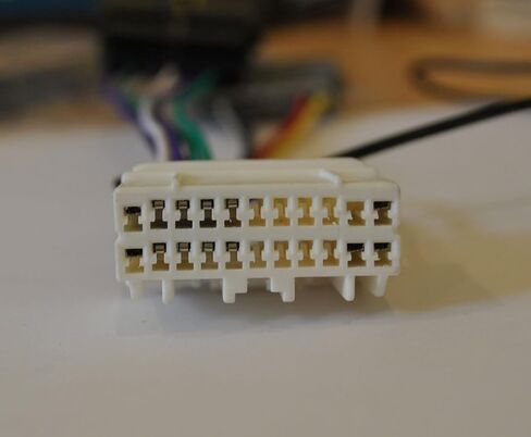 Custom Install Parts Radio Wire Harness Adapter with CD Changer in Kuwait