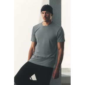 Alo Yoga Conquer Reform Crewneck Short Sleeve - Monument in Saudi Arabia