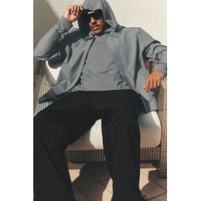 Alo Yoga Alpha Shell Overshirt - Monument in Kuwait