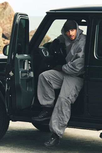 Alo Yoga Axis Cargo Trouser - Monument in Saudi Arabia