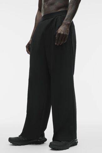 Alo Yoga Suited Trouser - Black in Saudi Arabia