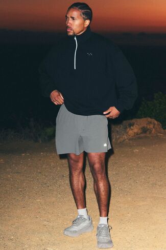Alo Yoga 5" Traction Running Short - Monument in Saudi Arabia