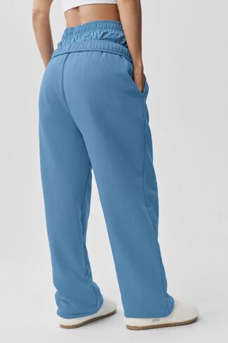 Alo Yoga Accolade Straight Leg Sweatpant - California Blue in Saudi Arabia