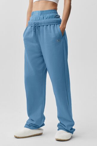 Alo Yoga Accolade Straight Leg Sweatpant - California Blue in Saudi Arabia