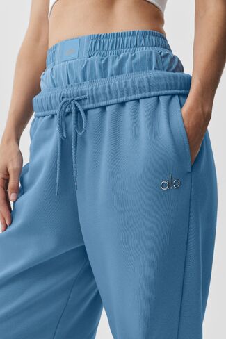 Alo Yoga Accolade Straight Leg Sweatpant - California Blue in Saudi Arabia