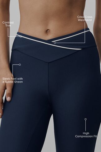 Alo Yoga Airlift High-Waist Trifecta Legging - Navy/White in Kuwait