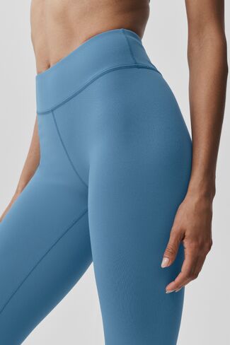 Alo Yoga Airbrush Mid-Rise 7/8 Legging - California Blue in Saudi Arabia