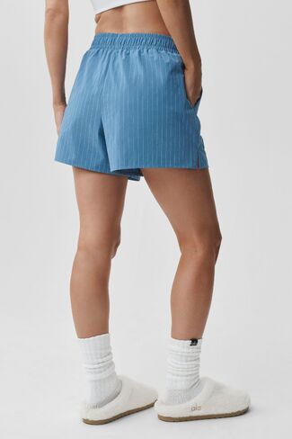 Alo Yoga Pinstripe Daylight Boxer Short - California Blue/White in Saudi Arabia