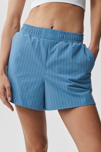 Alo Yoga Pinstripe Daylight Boxer Short - California Blue/White in Saudi Arabia